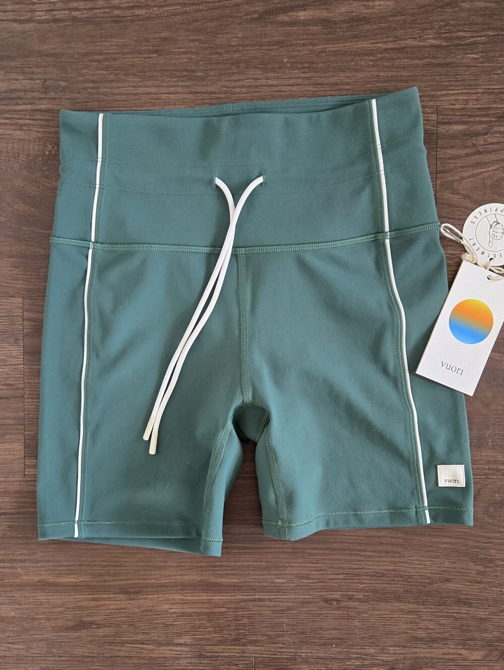 Vuori Daily Piped Shorts Viridian XS NWT